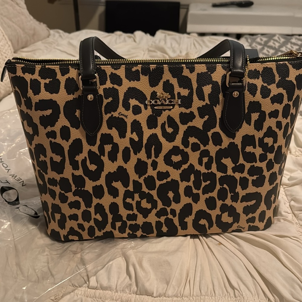 Coach Gallery Large Leopard Tote NWT